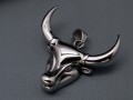 SREBRNY-DUZY-BYK-ZAWIESZKA-NA-LANCUSZEK-STAL-316L-BOSTON-JEWELLERY.jpg