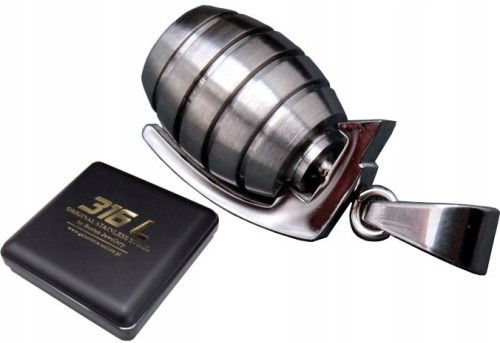 SREBRNY-GRANAT-ZAWIESZKA-NA-LANCUSZEK-STAL-316L-BOSTON-JEWELLERY.jpg