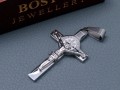 SREBRNY-KRZYZ-KRZYZYK-NA-LANCUSZEK-autentyczna-stal-chirurgiczna-316L-BOSTON-JEWELLERY.jpg