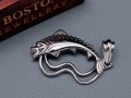 SREBRNA-RYBA-PSTRAG-NA-LANCUSZEK-STAL-316L-BOSTON-JEWELLERY.jpg