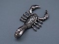 SREBRNY-SKORPION-NA-LANCUSZEK-STAL-SZLACHETNA-316L-BOSTON-JEWELLERY.jpg
